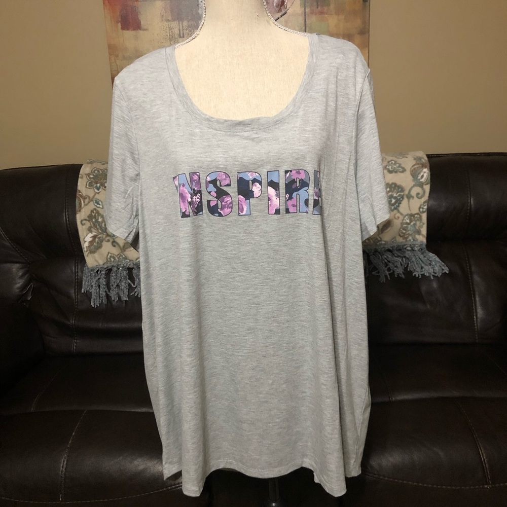 ❤️SOLD❤️NWT Livi Active High-low loose top